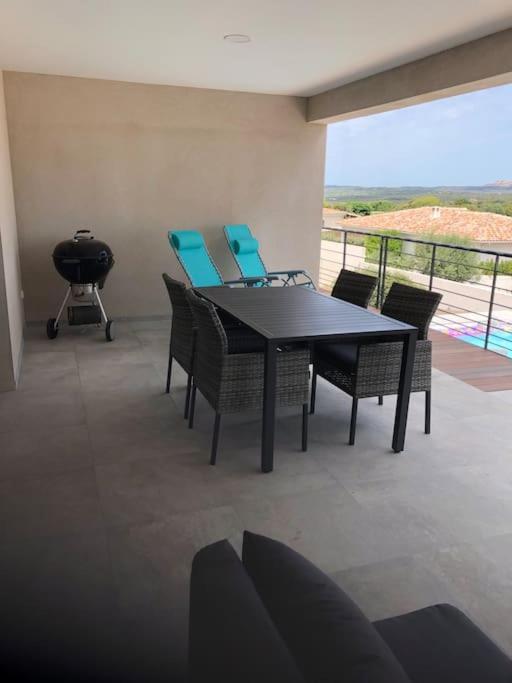 Villa Neuve Avec Piscine Bonifacio  Extérieur photo